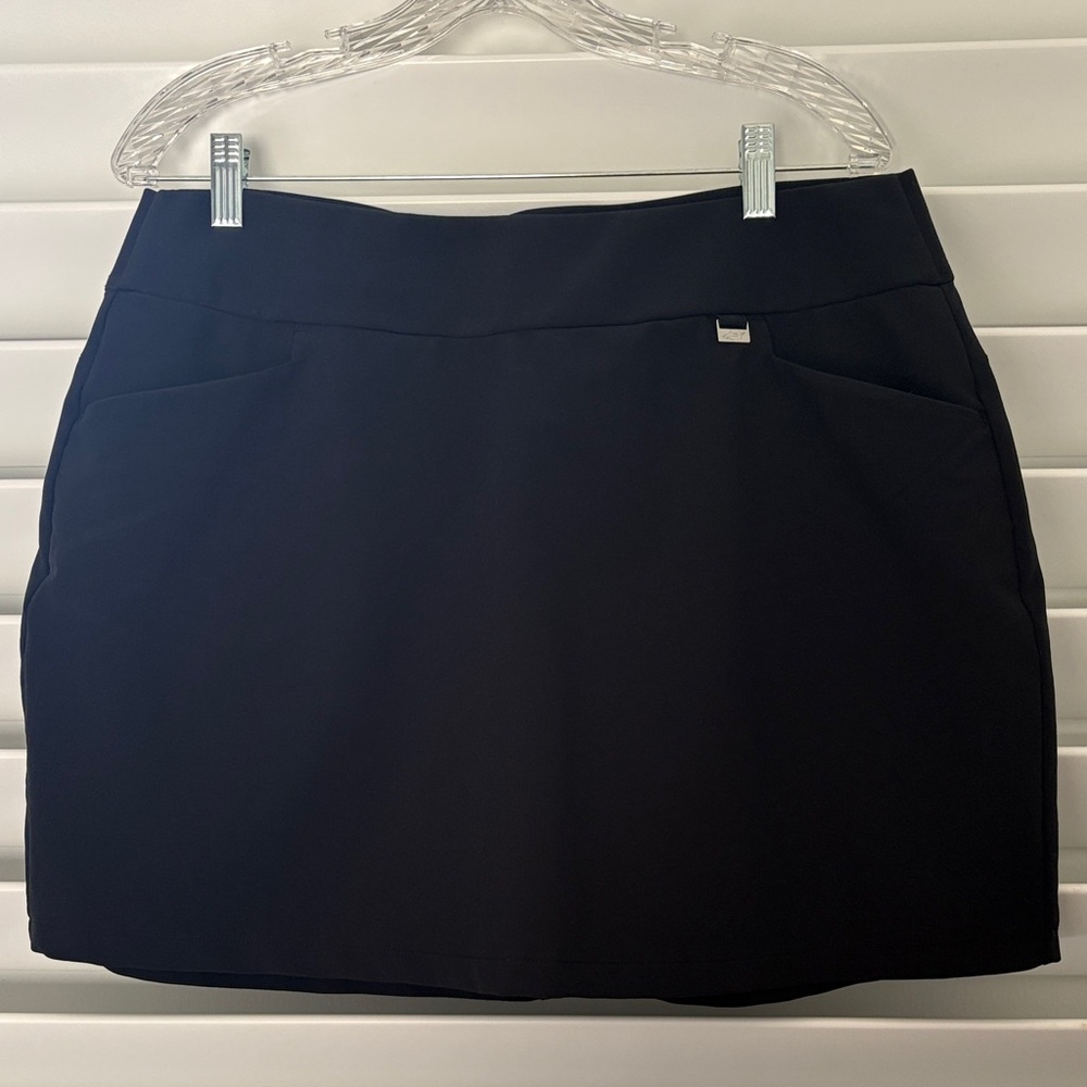 GREG NORMAN Women's Play Dry  Black Golf Skort; Sz: Large; Like New EUC